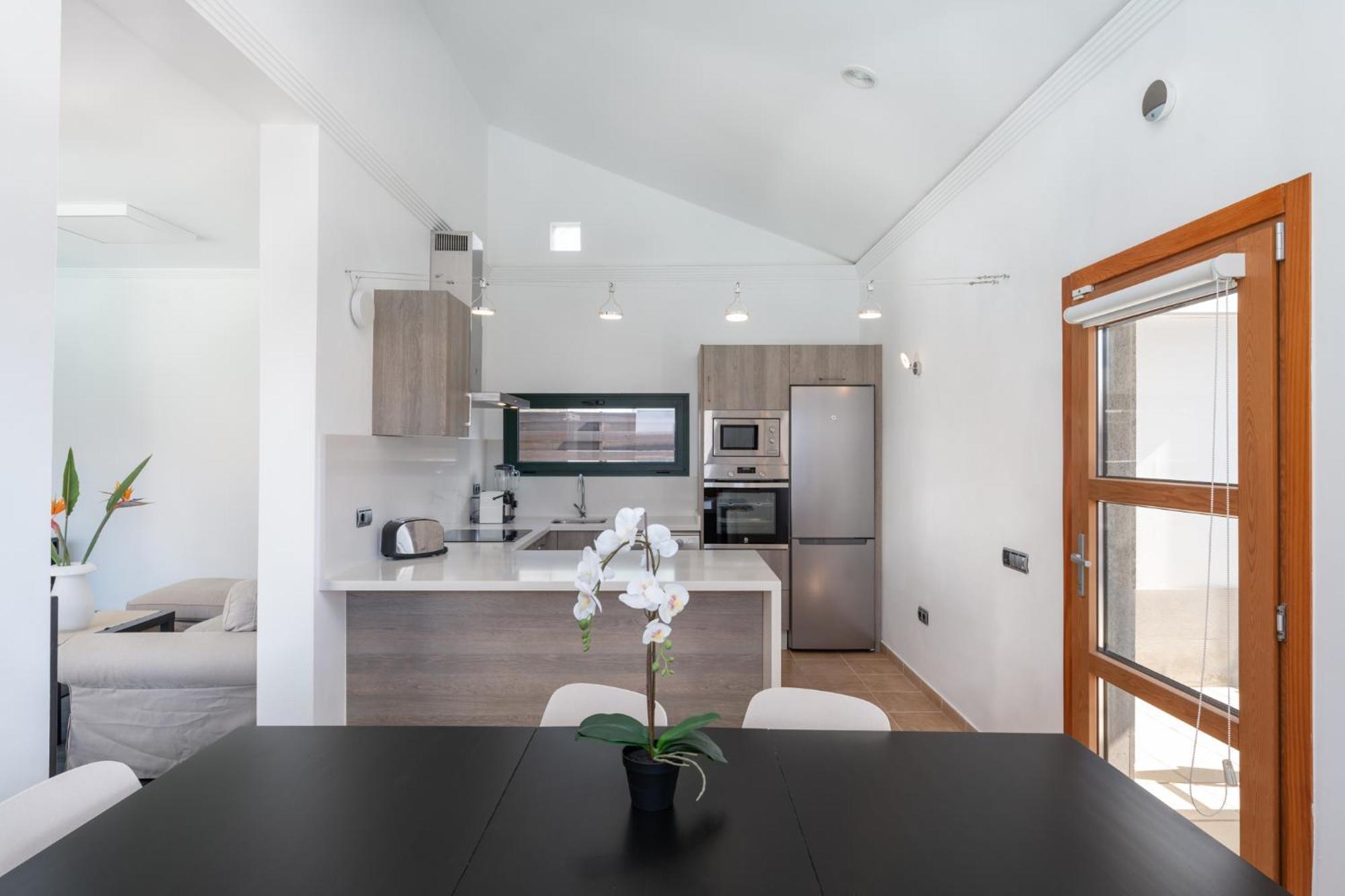 Camelot Holiday Homes By Livvo بلايا بلانكا المظهر الخارجي الصورة
